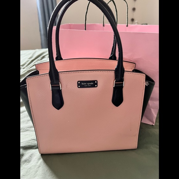 SOLD - ✨ Kate spade purse ♠️ - Picture 1 of 4